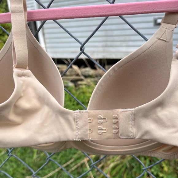 SKIMS fit everybody T-shirt bra - Picture 10 of 12